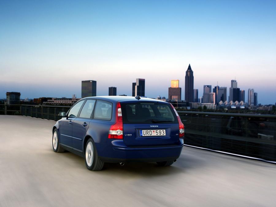  Volvo V50 D5 2004 года  (фото 2 из 10)